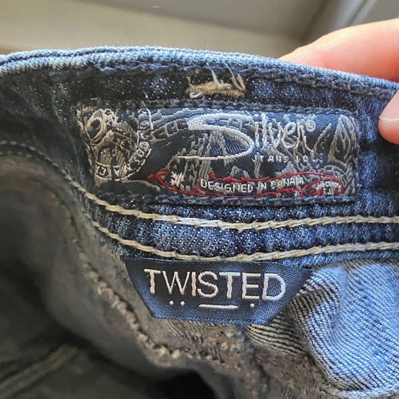 Silver Jeans Dark Blue Flare Jeans with Contrast Stitching - Picture 2 of 6